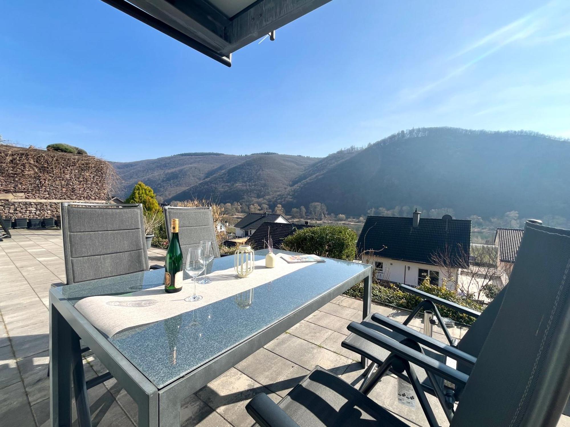 Ferienwohnung Sonnenterrasse, 1-4 Personen, 2 Schlafzimmer, Grosse Terrasse Mueden Exterior photo